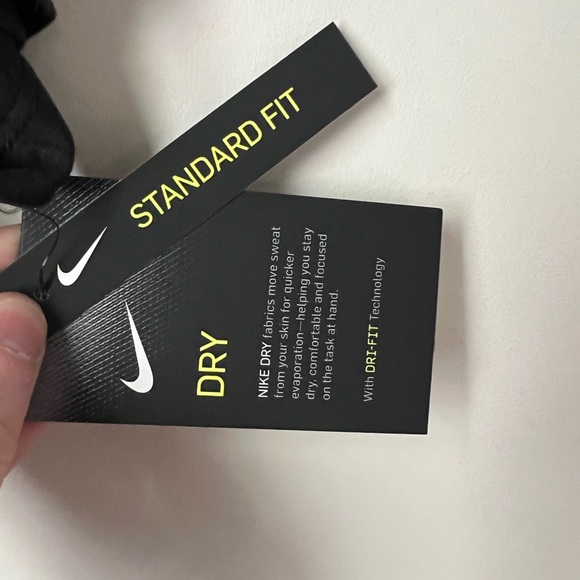 XL Nike Standard Fit Short Sleeve Tee with tags - Picture 3 of 3